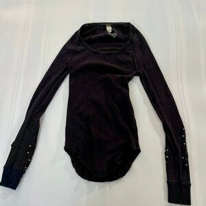 We The Free women's black top size XS pre owned